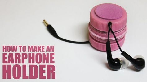 Say Goodbye to a Tangled Life: 13 DIY Earphone Holders! Headphones Diy Holder, Cell Phone Holder Diy, Phone Holder Diy, Earphone Organizer, Earphone Pouch, Earphone Holder, Earbud Holder, Earphones Holder, Starbucks Diy