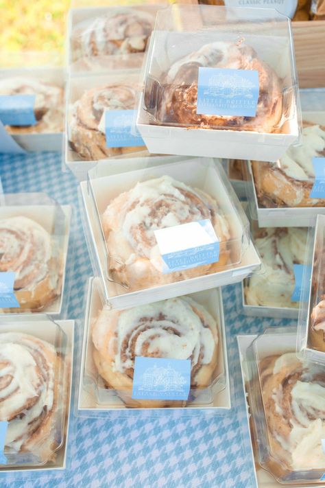 Home Coffee Business, Cinnamon Rolls Farmers Market, Farmers Market Food Packaging, Bakery Market Stall Display Ideas, Cottage Food Packaging, Bakery Display Farmers Market, Vendor Baked Goods, Best Bakery Items To Sell, Baked Goods Wrapping Ideas