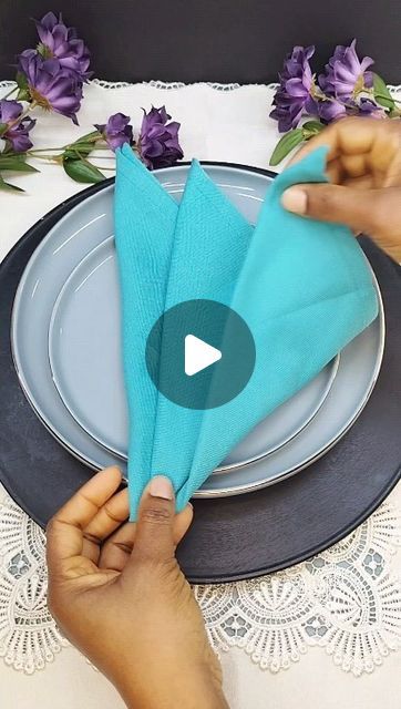 Kake Amor on Instagram: "Servietten falten, pliages de serviettes #servittenfalten #creativity#ideas" Easy Ways To Fold Paper Napkins, Folding Napkins With Rings Tutorials, How To Fold Serviettes Table Settings, How To Napkin Fold, Easy Cloth Napkin Folding, Wedding Napkin Ideas Elegant, Simple Paper Napkin Folding Ideas, How To Fold Serviettes Paper Napkins, Wedding Serviettes Ideas