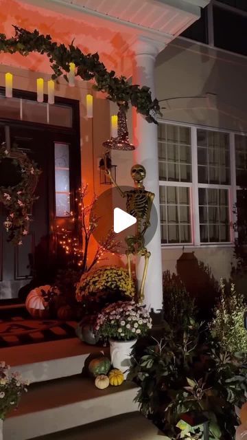 Balsam Hill on Instagram: "113 days to go! It's never too early to plan for spooky season. 👻🦇⁣ ⁣ 📽️: @dressyourdecor⁣ .⁣ .⁣ .⁣ .⁣ .⁣" Holloween Decore Idea For Front Door, Creepy Diy, Porche Halloween, Decoracion Halloween, Fall Room Decor, Porch Decorations, 2024 Halloween, Halloween Front Porch, Halloween Decorating