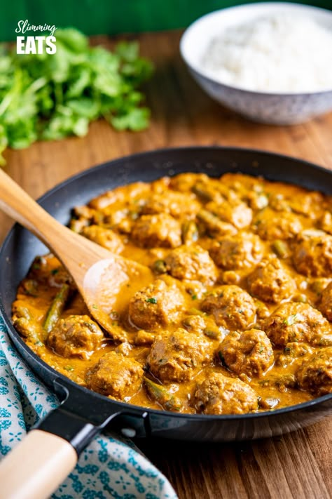 Minced Beef Curry, Soul Bowl, Curry Meals, Meatball Curry, Sweet Potato Sauce, Shelf Cooking, Potato Sauce, Minced Beef Recipes, Curry Meatballs