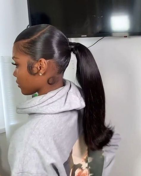 Sleek Braided Ponytail, Pretty Ponytails, Weave Ponytail Hairstyles, Sleek Ponytail Hairstyles, Black Ponytail Hairstyles, Side Ponytail, Hair Homecoming, Hair Ponytail Styles, Dope Hairstyles