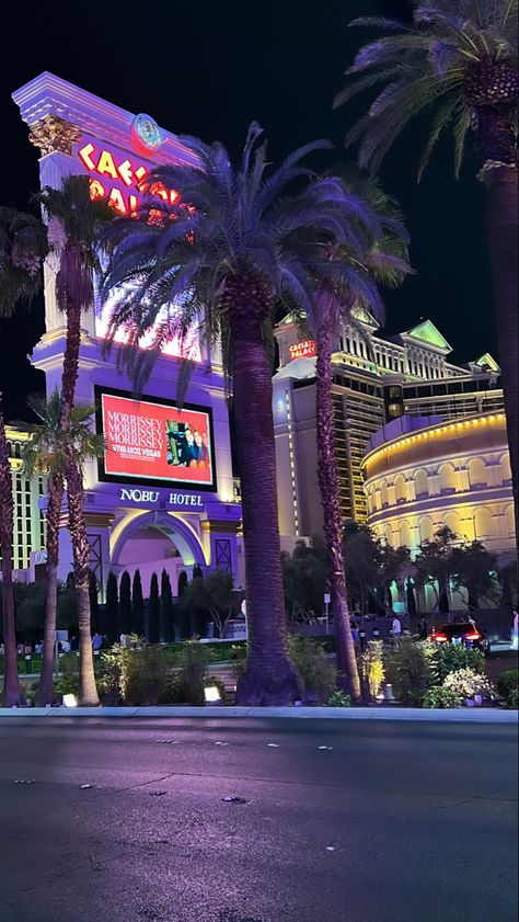 Vegas Snapchat Story, Usa Aesthetic Wallpaper, Las Vegas Aesthetic Night, Las Vegas At Night, Vegas At Night, Las Vegas Aesthetic, Las Vegas Luxury Hotels, Vegas Aesthetic, Rich Rich