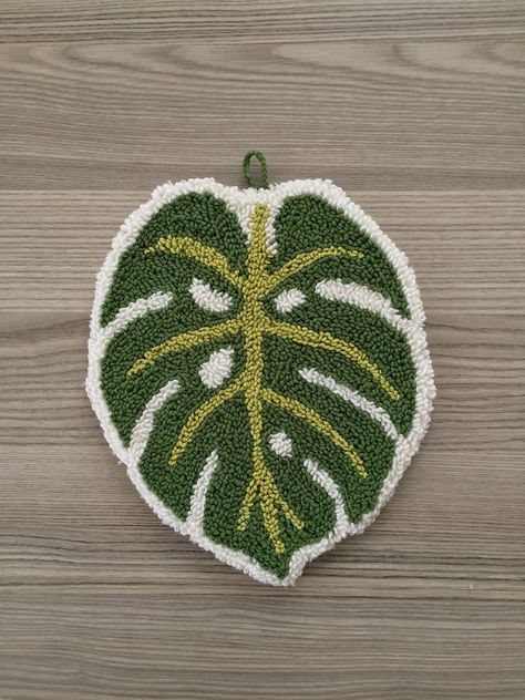 Punch Needle Wall Hanging Monstera Tufted Wall With Home - Etsy Monstera Punch Needle, Leaf Punch Needle, Pinch Needle Patterns, Tufting Ideas Small, Tufting Ideas Beginner, Tufting Patterns, Punchneedle Rug, Hanging Monstera, Punch Needle Wall Art