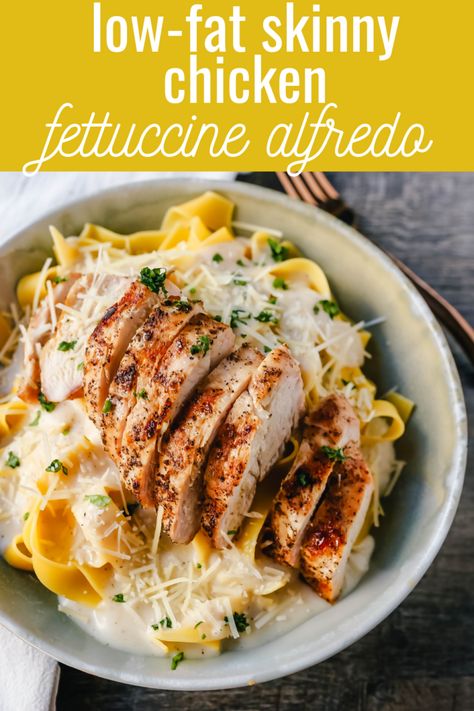 Low Fat Alfredo Sauce, Low Fat Dinner Recipes, Healthy Low Fat Recipes, Low Fat Chicken, Chicken Fettuccine Alfredo, Low Fat Dinner, Chicken Fettuccine, Low Cholesterol Recipes, Low Calorie Dinners