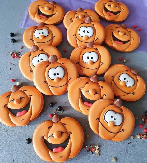 Pumpkin Sugar Cookies Decorated, Pumpkin Cookies Decorated, Halloween Pumpkin Cookies, Fall Decorated Cookies, Halloween Sugar Cookies Decorated, Cookie Decorating Icing, Pumpkin Sugar Cookies, Halloween Cookies Decorated, Halloween Sugar Cookies