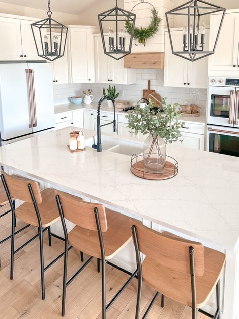 Kitchen With Long Island, Model Dapur, Interior Dapur, All White Kitchen, Wood Floating Shelves, Kitchen Remodel Idea, White Cabinets, Küchen Design, Kitchen Style