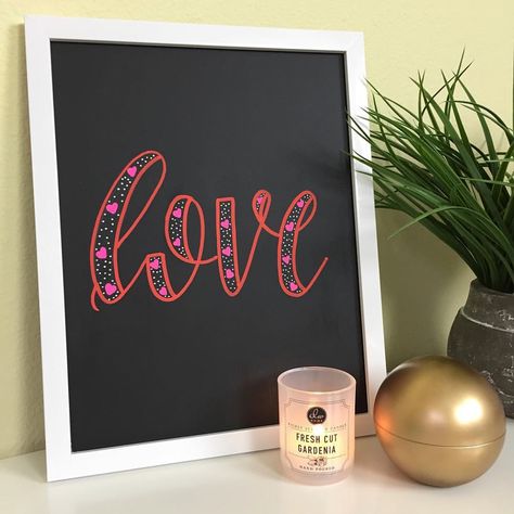 Valentine’s Day is around the corner! ❣️ Here’s a quick & easy DIY decor idea: Use the Kassa chalkboard sticker to make an old frame into a chalkboard & make a lettering design on it using Kassa chalk markers ✍ By @thediyday Valentine Chalkboard Art, Chalkboard Walls, Chalkboard Inspiration, Chalkboard Art Diy, Chalk Prints, Spring Chalkboard, Fun Chalk Art, Chalkboard Art Quotes, Chalk Stencils