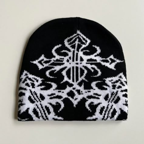 Y2k 2000s Grunge Gothic Punk Cross Cozy Black And White Beanie These Beanies Are Unisex! 100% Acrylic Is Super Soft And Cozy Brand New Grunge Hats, Punk Beanie, Square Beanie, Black And White Accessories, Y2k Hats, Punk Hat, Grunge Beanie, Skiing Video, Y2k Beanie