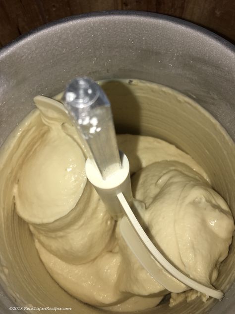 Cooked Homemade Ice Cream, Homemade Vanilla Custard Ice Cream, Old Fashioned Ice Cream Recipe, How To Make Custard Ice Cream, Ice Cream Custard Recipe, Homemade Frozen Custard Recipes, Custard Ice Cream Base Recipe, Frozen Custard Homemade, Vanilla Custard Ice Cream Recipe