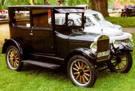 Ford Modelo T. Mini Cooper Pictures, Steve Mcqueen Cars, Carros Retro, Hispano Suiza, Veteran Car, Ford Model T, Vintage Jewelry Ideas, Aston Martin Vanquish, Old Fords