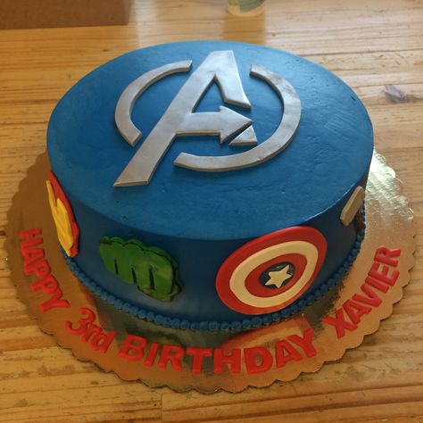 Marvel Cake Ideas For Men, Marvel Theme Cake Ideas, Avengers 3rd Birthday Cake, Marvel Birthday Cake Diy, Avenger Cake Design, Avengers Theme Birthday Cake, Avengers Cake Simple, Marvel Birthday Cake Avengers, Marvel Birthday Party Cake