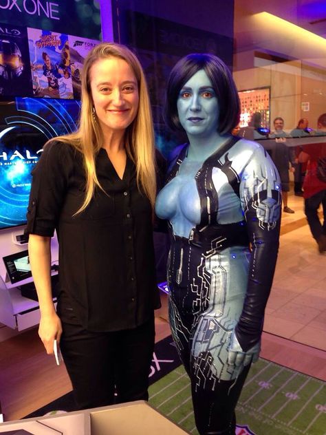 Cortana and Cortana, Jen and Jen (Taylor and Thorne), voice and costumer. #halo Jen Taylor, Anime Cosplay, Cosplay Anime, Halo, Video Games, Marvel, Models, Anime, Quick Saves