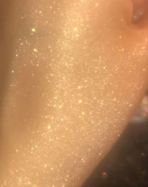 A Kingdom of Stars and Shadows #akosas #starblessed #evren #adara Kingdom Of Stars And Shadows, Shimmer Aesthetic, Cool Makeup, Body Shimmer, Eyeshadow Tips, Magical Makeup, Glitter Pigment, Cool Makeup Looks, Glitter Dust