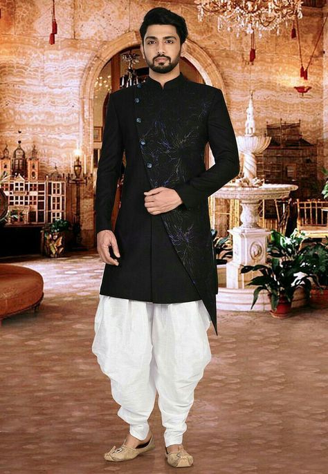 Indo Western Outfits For Men, Sherwani For Men Wedding, Wedding Kurta For Men, Boys Kurta Design, Mens Wear Wedding, Groom Dress Men, Wedding Dresses Men Indian, Gents Kurta, Sherwani For Men