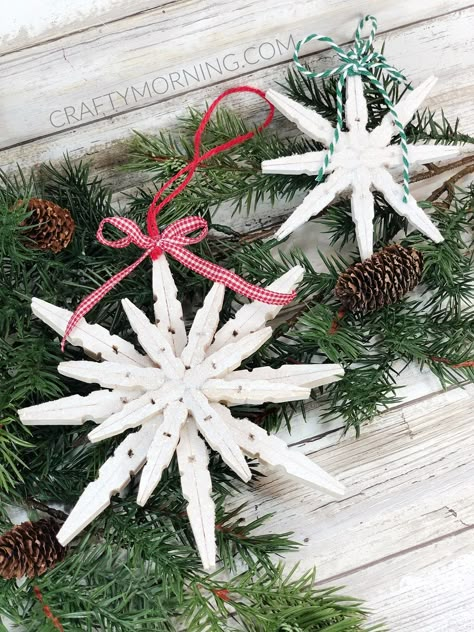 Clothes Pin Christmas Crafts, Clothespin Snowflake, Clothespin Christmas, Sock Bunnies, Clothespin Ornaments, Clothespin Crafts Christmas, Bulb Ornaments, Crafty Morning, Christmas Clothespins