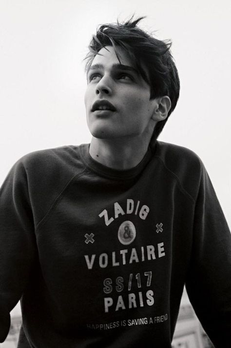 Simon Van Meervenne Pose for Zadig and Voltaire SS17 Lookbook Simon Van Meervenne, 얼굴 그리기, Aesthetic Boys, Tumblr Boys, Zadig And Voltaire, Male Face, Male Models, Character Inspiration, Mens Hairstyles