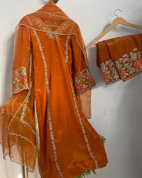 Machine Embroidery Dress Designs, Boutique Dress Designs Embroidery, Hand Embroidery Designs For Suits Party Wear, Zari Work Embroidery Design Suits, Orange Punjabi Suit, Orange Indian Dress, Machine Work Suits, Handwork Suits Design, Machine Work Embroidery On Suits