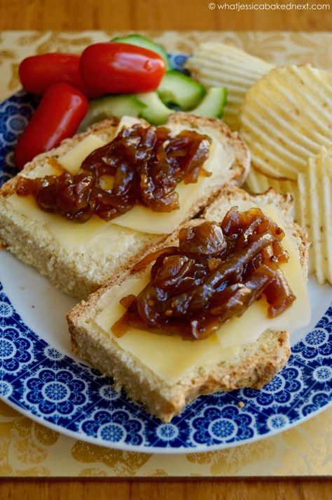 Caramelised Onion Chutney, Chutney Sandwich, Traditional Christmas Food, Onion Chutney, Caramelised Onion, Onion Jam, Irish Food, Irish Soda, Irish Soda Bread