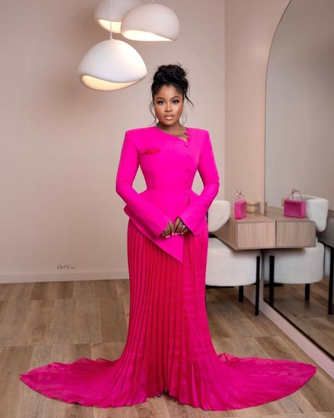 Classy Style Outfits, Veekee James, Nigerian Fashion Designers, Chic Dress Classy, Pink Evening Dress, Maxi Lace Skirt, Effortlessly Chic Outfits, Elegant Feminine, Beautiful Dress Designs