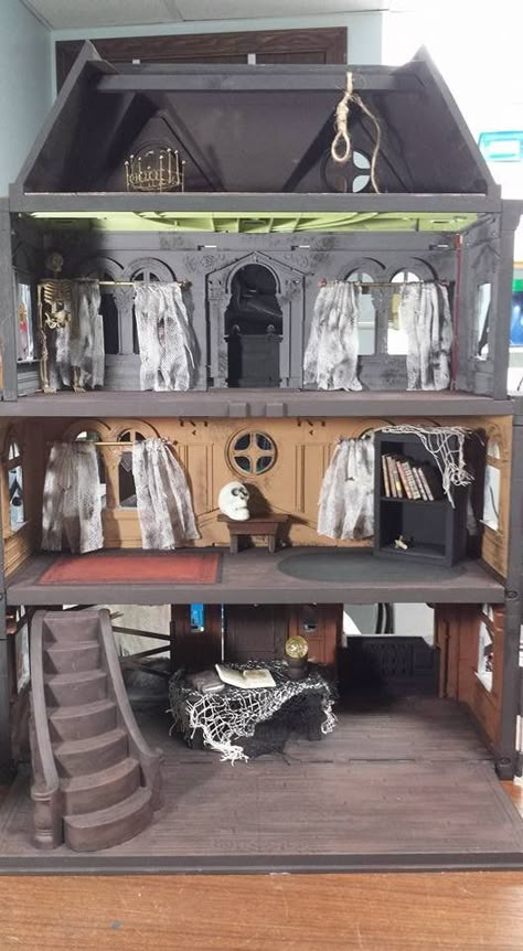 Inside Haunted Dollhouse, Halloween Doll House Haunted Dollhouse, Haunted Dollhouse Diy Ideas Interior, Dollhouse Into Haunted House, Haunted Doll House Ideas, Goth Doll House, Halloween Dollhouse Makeover, Haunted Doll House Diy, Dollhouse To Haunted House