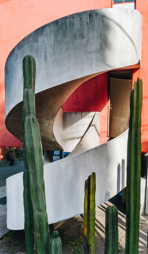 Juan O'Gorman: In Mexico City, Works by Legendary Architect That You Can Tour | Condé Nast Traveler Mexico City Design, Mexico City Architecture, Mexico City Photography, Mexico City Art, Mexico City Vacation, Mexican Architecture, Mexico City Travel, Mexico Beaches, Explore Mexico