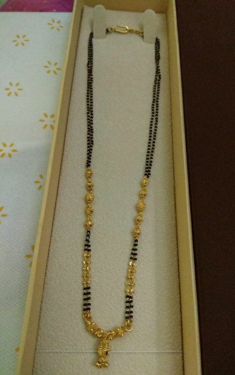 Black Beads Latest Models, Short Nallapusalu Designs Gold Latest, Short Nallapusalu, Pretty Gold Necklaces, Unique Gold Jewelry Designs, Temple Jewelry Necklace, Mangalsutra Design, Black Beads Mangalsutra, Black Beads Mangalsutra Design