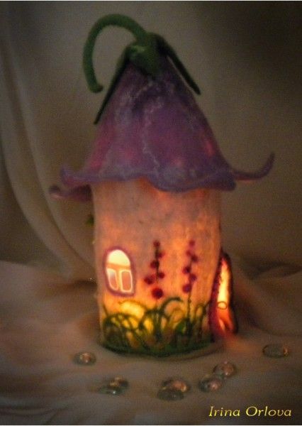 Felt Fairy House by Irina Orlova ♥ Felted House, Tovad Ull, Felt House, Egg Carton Crafts, Felt Fairy, Felt Gifts, Needle Felting Tutorials, Fairy Crafts, Felt Halloween