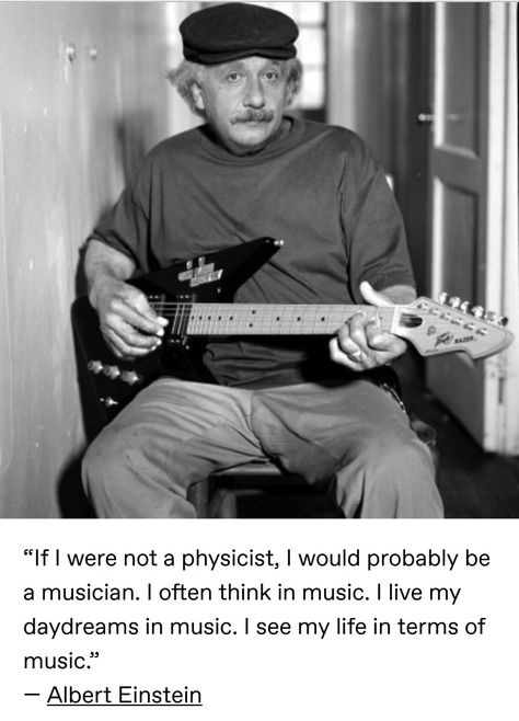 Albert Einstein Photo, Best Guitar Players, Foto Langka, Violin Lessons, Easy Guitar, E Mc2, Guitar Tips, Physicists, Guitar For Beginners