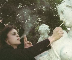 Imagen de him, smoke, and statue Ville Valo, Statue, White