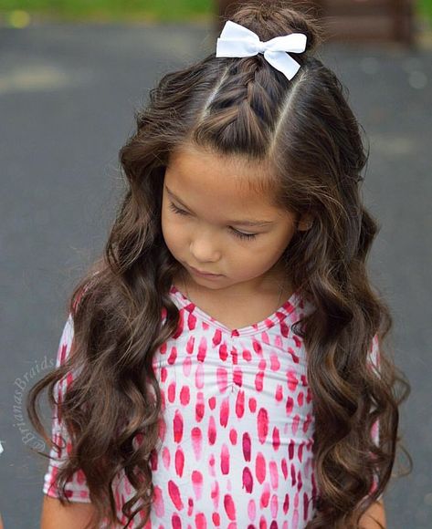 Try these Beautiful Hairstyles For kids. Explore them now Baby Hair Cut Style, Girls Hairdos, Picture Day Hair, Girly Hairstyles, Easy Little Girl Hairstyles, Girl Hair Dos, Kadeřnické Trendy, Girls Hairstyles Easy, Toddler Hairstyles Girl