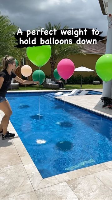 Pool Float Party Decoration, Pool Floating Balloons, Pool Party Floating Decorations, Balloons In Pool Party, Clear Balloons In Pool, Over The Pool Balloon Arch, Pink Pool Decorations, Pool Party Pool Decorations, Balloon Arch By Pool