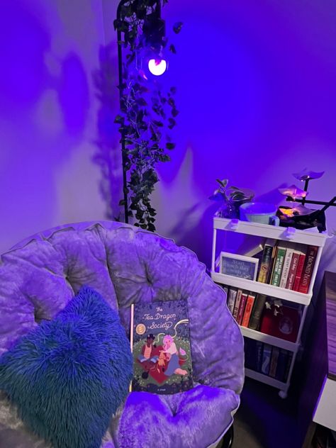 Beanbag Aesthetic Room, Bean Bag Area In Room, Corner Bean Bag Chair, Small Reading Nook Cozy Corner Bean Bag Chairs, Bean Bag Book Nook, Cozy Hangout Room Ideas, Room Hangout Corner, Chill Corner Ideas, Purple Reading Nook