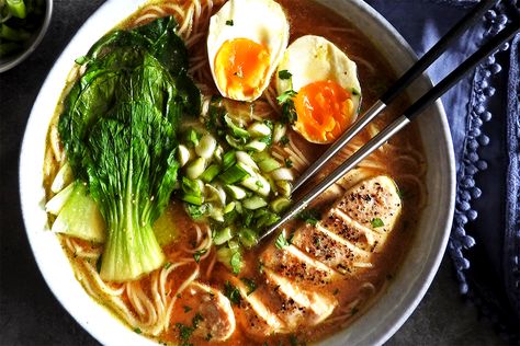 Easy Chicken Miso Ramen Miso Chicken Soup, Chicken Miso Soup, Ramen Recipes Chicken, Chicken Miso Ramen Recipe, Chicken Miso Ramen, Miso Ramen Soup, Ramen With Chicken, Miso Ramen Recipe, Ramen Easy