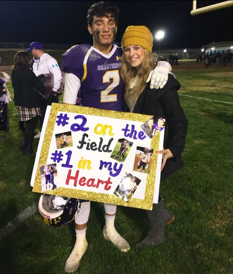 Football Signs From Girlfriend, Girlfriend Sports Posters, Football Presents For Boyfriend, Home Coming Posters Football, Football Bf Poster Ideas, Boyfriend Soccer Poster, Football Couple Poster Ideas, Senior Night Posters For Boyfriend, Senior Night Posters Boyfriend