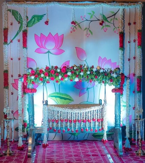 Traditional Naming Ceremony Decor..!! Diy Cradle Ceremony Decorations, Barasala Decoration At Home, Cradle Decoration, Indian Baby Shower Decorations, Naming Ceremony Decoration, Simple Stage Decorations, Home Flower Decor, Cradle Ceremony, Baby Boy Decorations