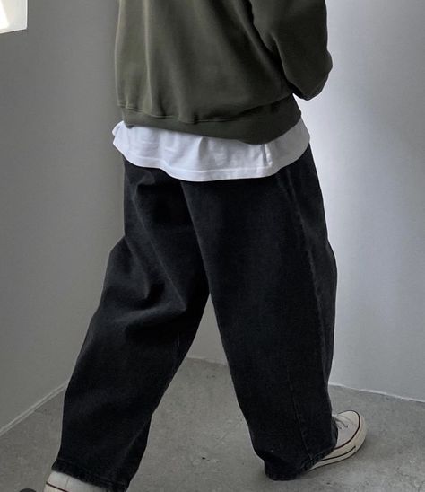 Black Baggy Sweatpants Outfit, Black Sweatpants Outfit Men, Pants Shorts Outfit, Black Baggy Pants Outfit, Baggy Clothes Outfit Men, Baggy Outfits Men, Black Pants Outfit Men, Black Sweatpants Outfit, Estilo Vans