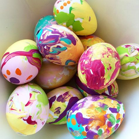 easy painted easter egg crafts for kids Painting Crafts For Kids, Simple Easter Eggs, Easter Eggs Kids, Easter Egg Coloring Pages, Easter Egg Fillers, Amazing Crafts, Easter Egg Dye, Easy Easter Crafts, Easter Egg Crafts