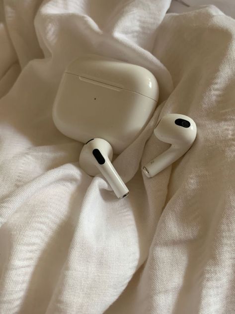 Airpods 3rd Generation, Mac Desktop, Sony Headphones, Accessoires Iphone, Apple Air, Airpod Pro, Buy Apple, Air Pods, Earbud Headphones