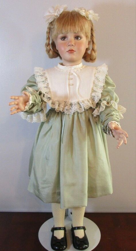 Pearl Market, Victorian Gothic Style, Vintage Porcelain Dolls, Antique Porcelain Dolls, Lifelike Dolls, Haunted Dolls, Toys Toys, Guys And Dolls, Unique Toys