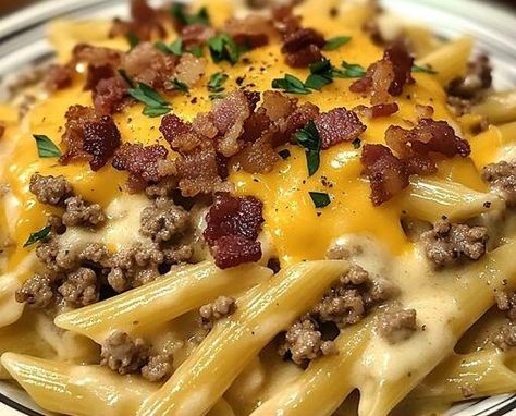 Spinach Casserole, Bear Tattoo Designs, Pasta Recipes Alfredo, Main Course Meals, Dinner Beef, Herb Roasted Potatoes, Creamy Pasta Recipes, Better Food Choices, Delicious Dinner Ideas