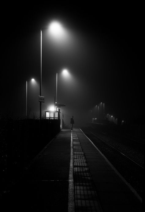 Insomnia Aesthetic, Dark Black Wallpaper, Low Light Photography, Dark Landscape, Dark Street, Dark Images, Black Phone Wallpaper, Black And White Landscape, Lit Wallpaper