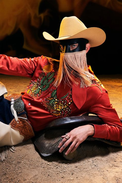 Orville Peck-cowboy queer Julia Johnson, Orville Peck, Western Glam, Chris Isaak, Girls Aloud, Costume Noir, Country Artists, Cow Boy, Trending Videos