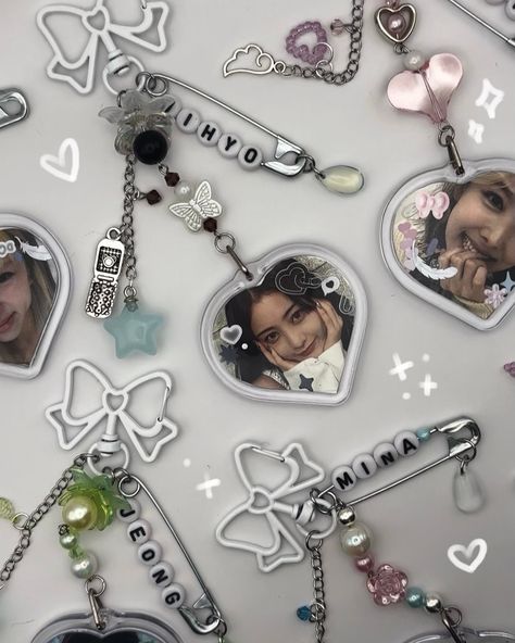 twice heart keychains    ﹉﹉﹉﹉﹉﹉﹉﹉﹉୨♡୧﹉﹉﹉﹉﹉﹉﹉﹉﹉ cute acrylic member keychains !! including deco two-sided image of member and safety pin with name of the member ૮ ․ ․ ྀིა these look great attached to bags or keys these are all handmade !! ﹍﹍﹍﹍﹍﹍﹍﹍﹍﹍﹍﹍﹍﹍﹍﹍﹍﹍﹍﹍﹍ ა ☆ ໒꒱  shop policies usanoumi studio is not responsible for lost, damaged, or stolen mail once shipped. Twice Heart, Keychains Cute, Hollywood Fl, Heart Keychain, Keychain Gift, Safety Pin, Badge Holders Lanyard, Charm Jewelry, Keychains