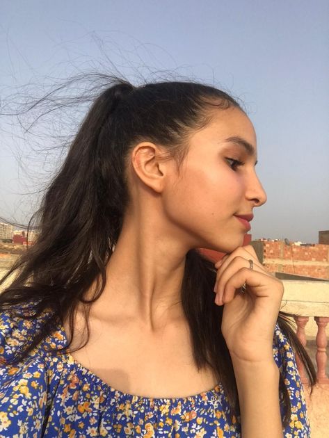 Jawline Sharp Jawline Girl, Best Jawline, Sharp Jawline, Best Tweezers, Strong Jawline, Feminine Face, Homemade Facial Mask, Side Profile, Facial Masks