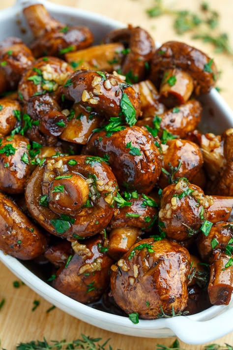 Roasted Garlic Mushrooms, Garlic Mushrooms Recipes, Mushroom Side Dishes, Balsamic Mushrooms, Mushrooms Recipes, Roasted Onions, Garlic Mushrooms, Roasted Mushrooms, Simply Delicious