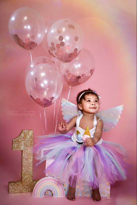 Unicorn themed first birthday photoshoot Visit instagram @yessica_chavez_photography for more! 1st Birthday Indoor Photoshoot, Unicorn 1st Birthday Photoshoot, Unicorn Birthday Photoshoot Ideas, One Year Old Photoshoot Ideas Indoor, Unicorn Birthday Photoshoot, Unicorn Photoshoot Ideas, Unicorn Photoshoot, Unicorn Cake Smash, Photoshoot Indoor