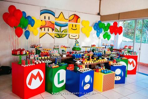 Amazing Super Mario Birthday Party Table! Super Mario Brothers Birthday Party, Super Mario Bros Party Ideas, Super Mario Brothers Party, Super Mario Brothers Birthday, Mario Brothers Birthday Party, Mario Kart Party, Mario Bros Birthday Party Ideas, Party Cooler, Mario Y Luigi