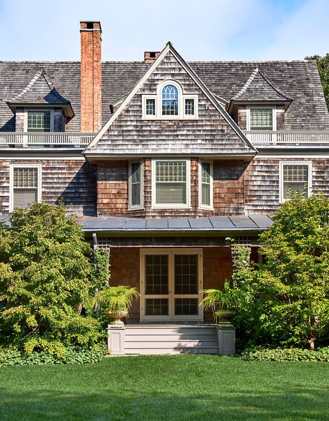 Martha Stewart House, Hamptons House Aesthetic, The Hamptons Houses, Hamptons Architecture, Hamptons Houses, East Hampton Houses, Nautical Cottage, Hamptons Style Decor, House In The Hamptons