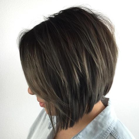 Layered Angled Brunette Bob Layer Bob Haircut, A Line Bob Haircut, Inverted Long Bob, Inverted Bob Haircuts, Κούρεμα Bob, Inverted Bob Hairstyles, Brunette Bob, Kadeřnické Trendy, Layered Bob Haircuts